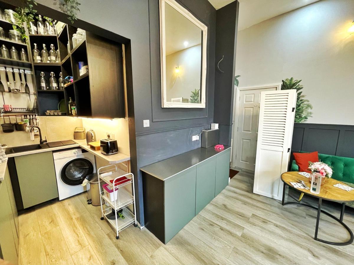 Adeamstays Provides Beautiful Centrally Located 1 And 2 Bed Apartments On Liverpools Boulevard Dış mekan fotoğraf