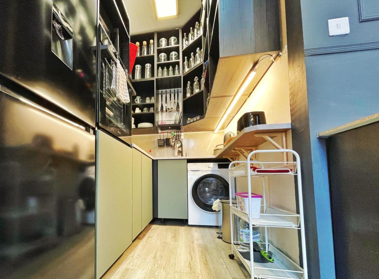 Adeamstays Provides Beautiful Centrally Located 1 And 2 Bed Apartments On Liverpools Boulevard Dış mekan fotoğraf
