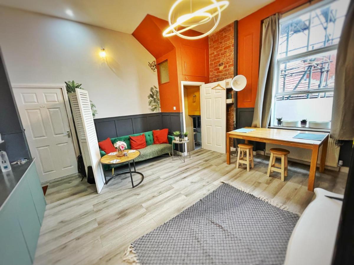 Adeamstays Provides Beautiful Centrally Located 1 And 2 Bed Apartments On Liverpools Boulevard Dış mekan fotoğraf