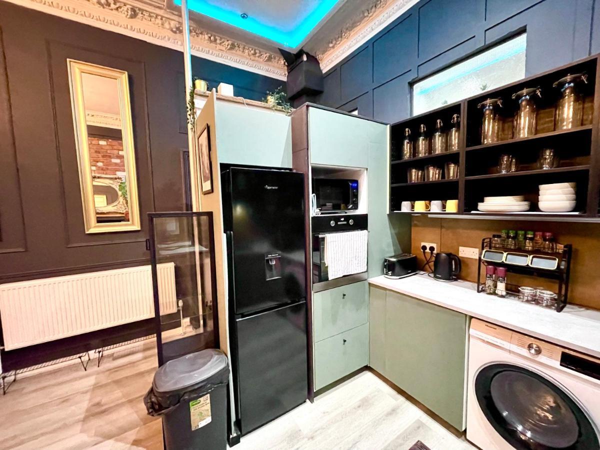 Adeamstays Provides Beautiful Centrally Located 1 And 2 Bed Apartments On Liverpools Boulevard Dış mekan fotoğraf
