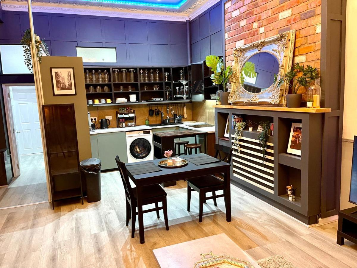 Adeamstays Provides Beautiful Centrally Located 1 And 2 Bed Apartments On Liverpools Boulevard Dış mekan fotoğraf