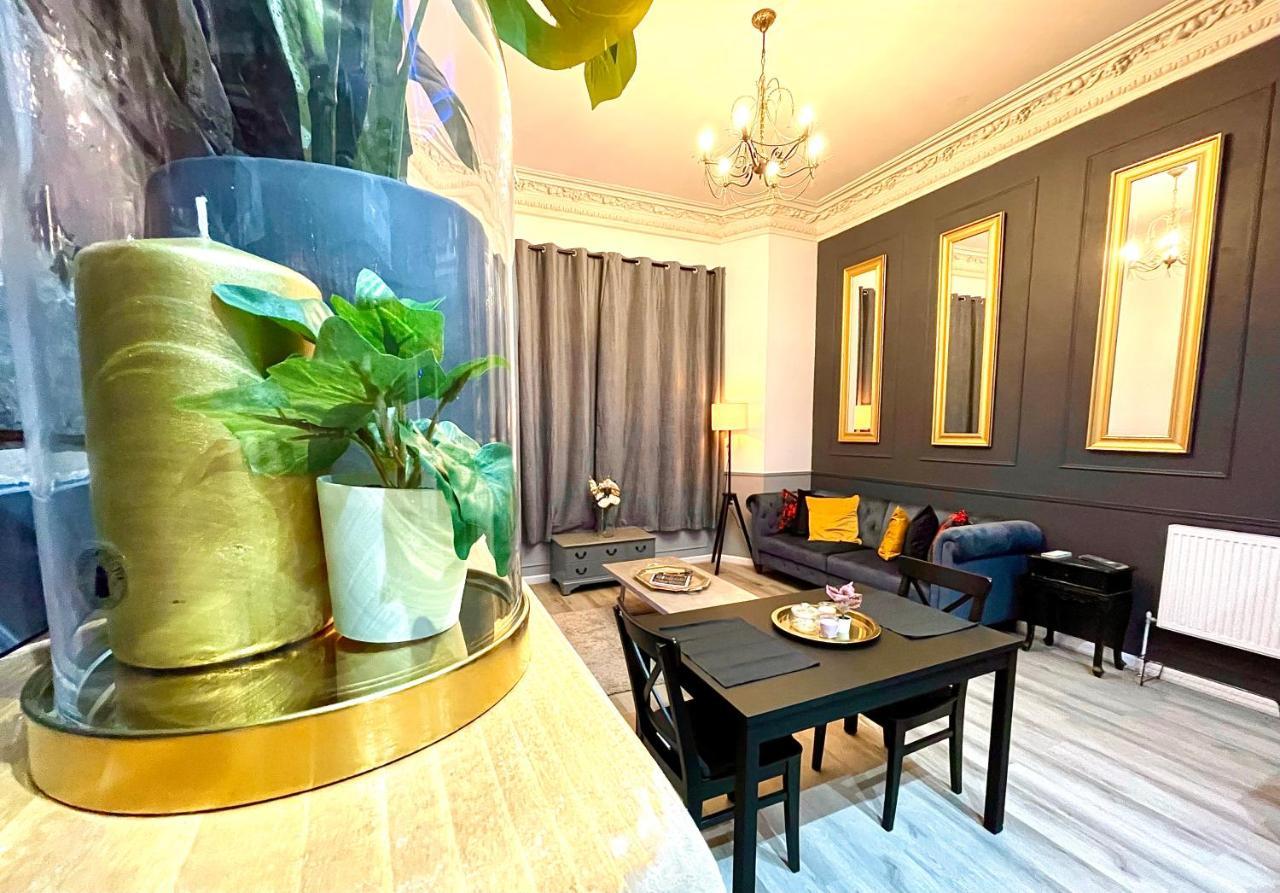 Adeamstays Provides Beautiful Centrally Located 1 And 2 Bed Apartments On Liverpools Boulevard Dış mekan fotoğraf