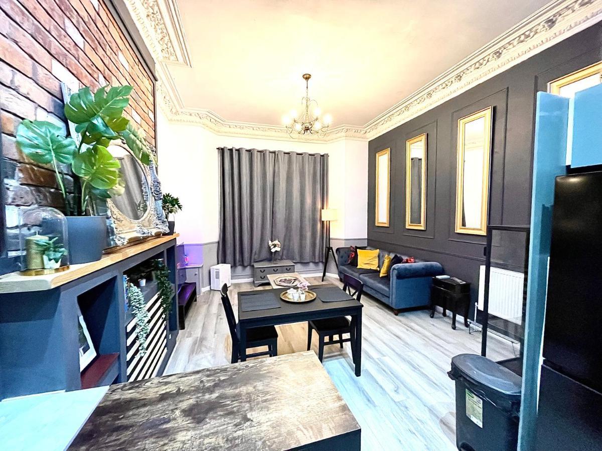 Adeamstays Provides Beautiful Centrally Located 1 And 2 Bed Apartments On Liverpools Boulevard Dış mekan fotoğraf