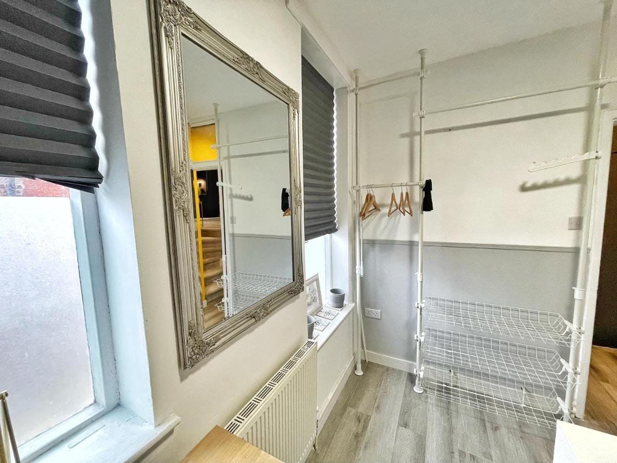 Adeamstays Provides Beautiful Centrally Located 1 And 2 Bed Apartments On Liverpools Boulevard Dış mekan fotoğraf