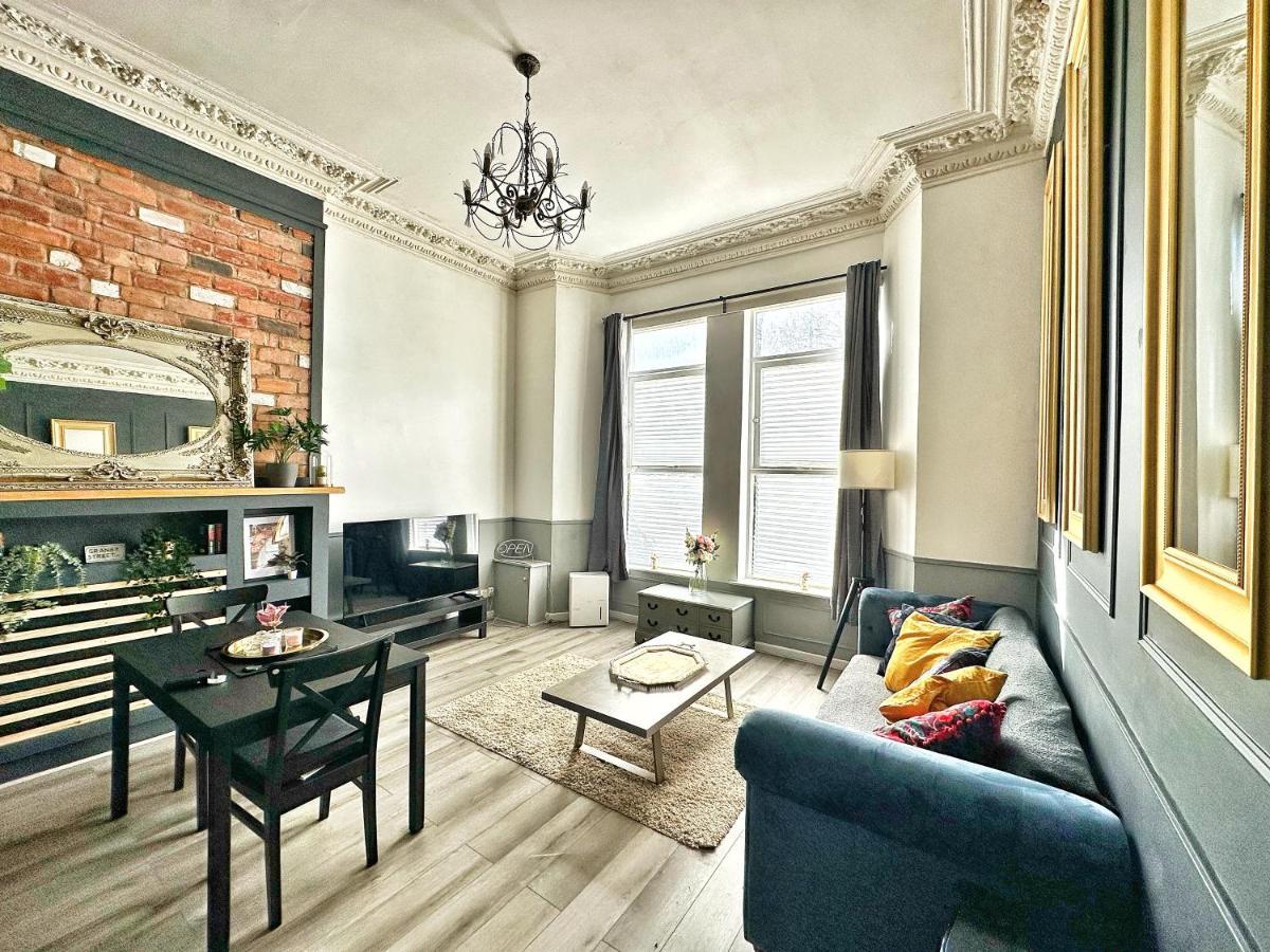 Adeamstays Provides Beautiful Centrally Located 1 And 2 Bed Apartments On Liverpools Boulevard Dış mekan fotoğraf