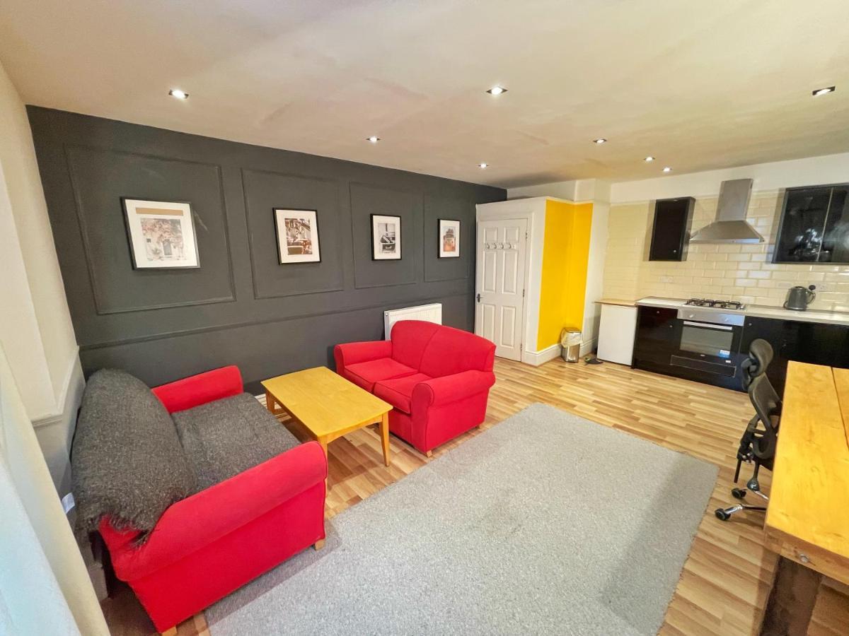 Adeamstays Provides Beautiful Centrally Located 1 And 2 Bed Apartments On Liverpools Boulevard Dış mekan fotoğraf