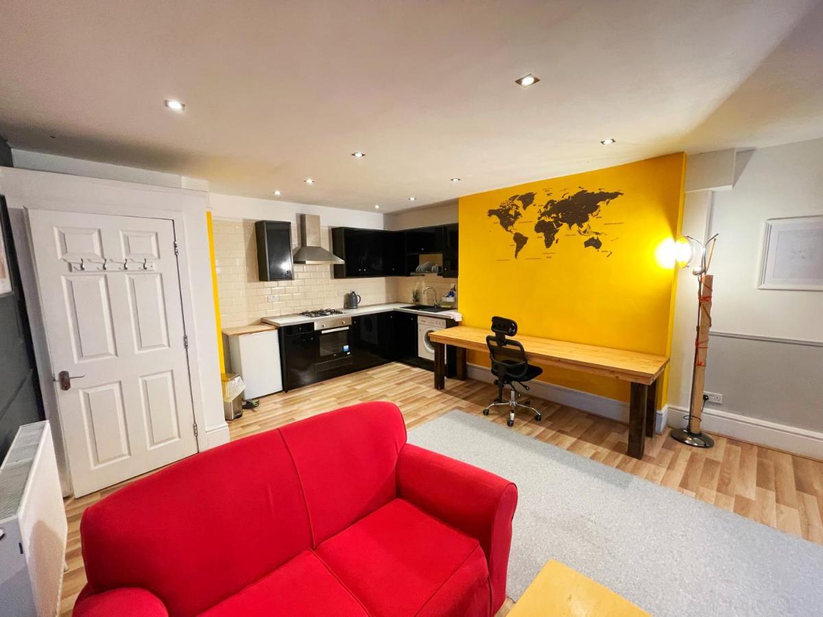 Adeamstays Provides Beautiful Centrally Located 1 And 2 Bed Apartments On Liverpools Boulevard Dış mekan fotoğraf