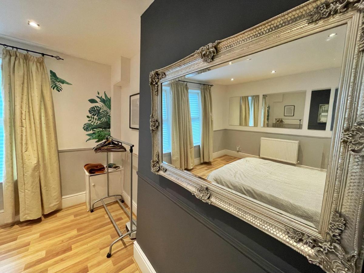 Adeamstays Provides Beautiful Centrally Located 1 And 2 Bed Apartments On Liverpools Boulevard Dış mekan fotoğraf