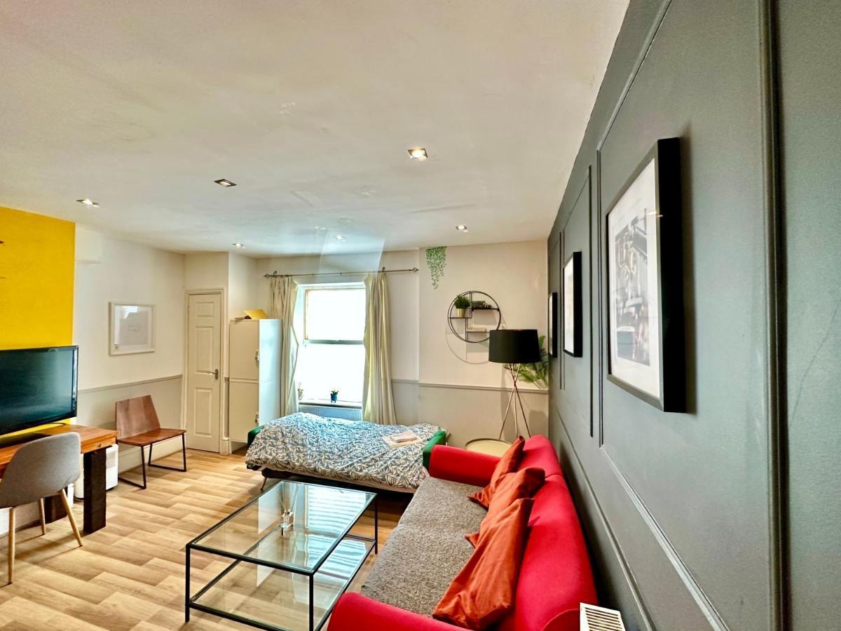 Adeamstays Provides Beautiful Centrally Located 1 And 2 Bed Apartments On Liverpools Boulevard Dış mekan fotoğraf