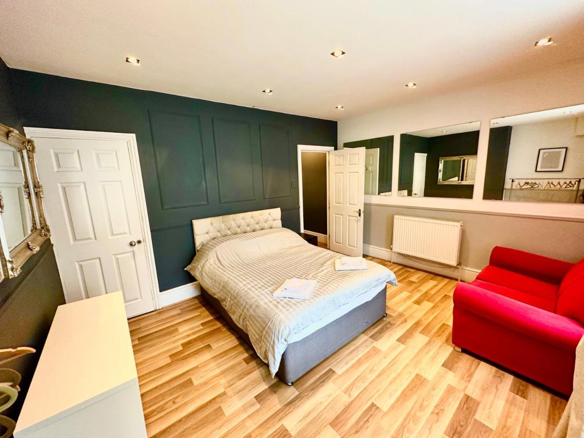 Adeamstays Provides Beautiful Centrally Located 1 And 2 Bed Apartments On Liverpools Boulevard Dış mekan fotoğraf